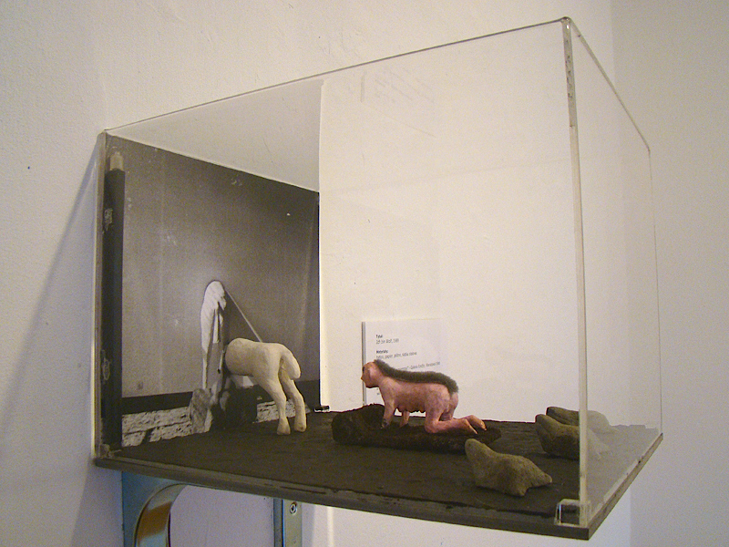Mirosław Filonik – Ich bin Wolf – beton, siatka stalowa, płótno, papier, 1988